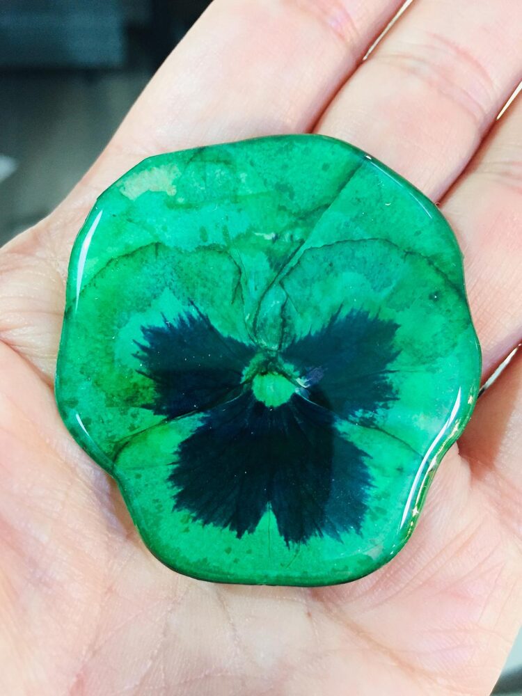 Green handmade flower jewellery example